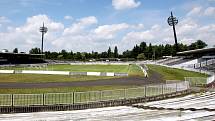 Podoba malšovického fotbalového stadionu před přestavbou.