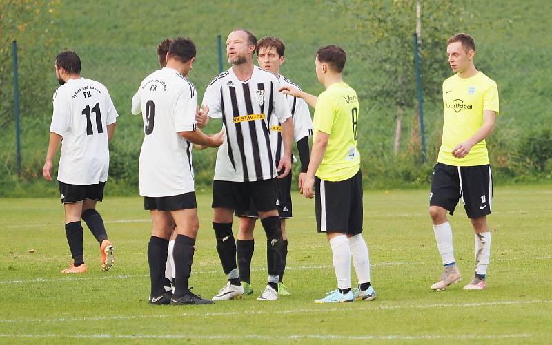 Okresní přebor: Vysoká nad Labem B (v pruhovaném) - Chlumec nad Cidlinou C 1:5.