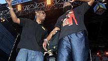 Tisíce milovníků hiphopové hudby se bavilo v pátek 21. srpna na letiště ve Festivalparku v Hradci Králové, kde pokračuje osmý ročník festivalu Hip Hop Kemp 2009.