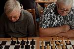 Hradečtí senioři hráli šachy v Olomouci. S místním klubem se utkali už potřetí