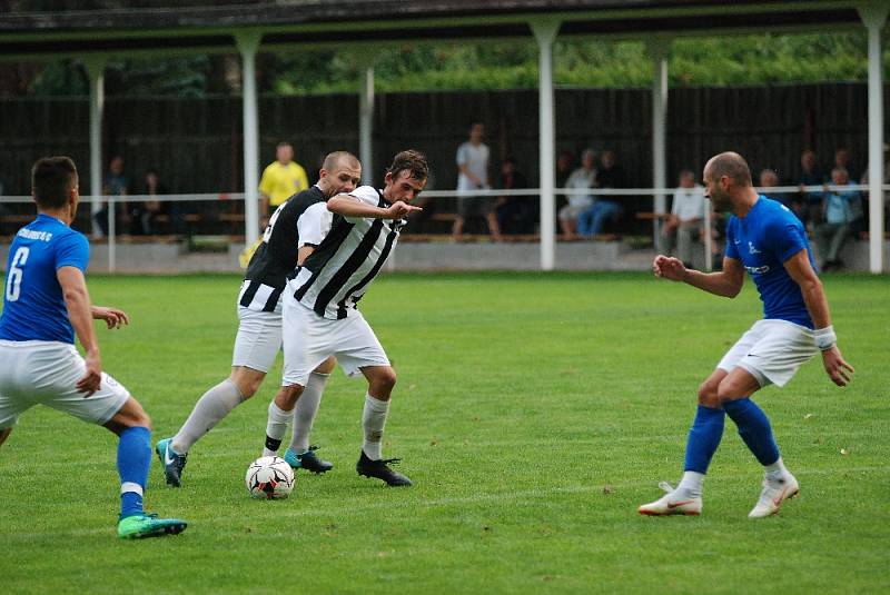 Krajský přebor ve fotbale: TJ Lázně Bělohrad - FK Chlumec nad Cidlinou.