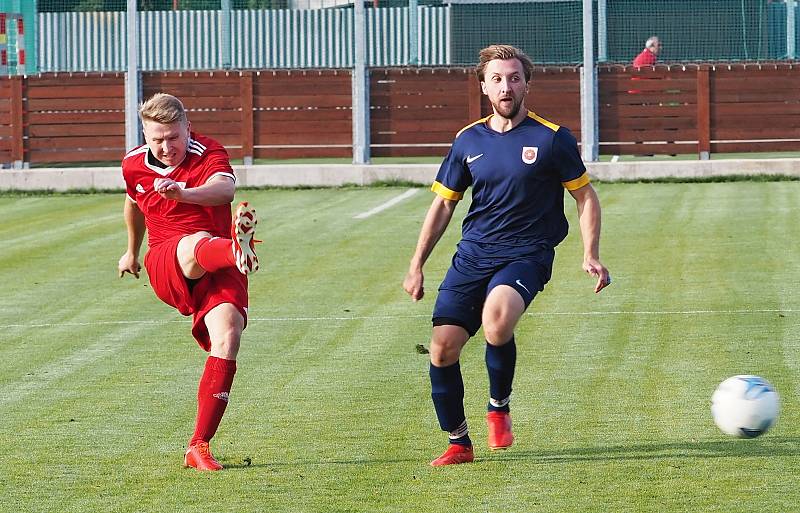 OKRESNÍ PŘEBOR Nechanice (v modrém) – Dohalice 3:1.