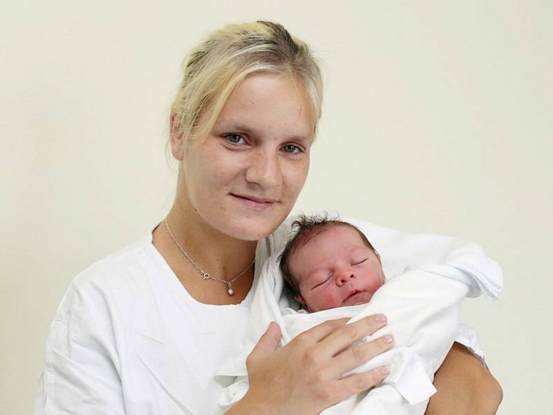 Viktorie Vilimovská přišla na svět  9. července v 17.40 hodin. Měřila 47 centimetrů a vážila 2960 gramů. Maminka Veronika Vilimovská spolu se sestrami Sabrinou a Valérií bydlí v Hradci Králové.