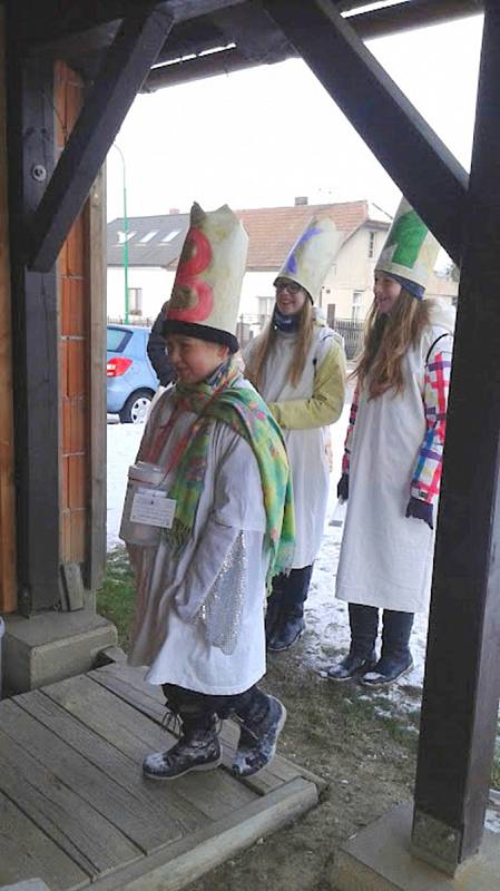 Sousedská koleda aneb Tříkrálová sbírka v Chlumci nad Cidlinou.