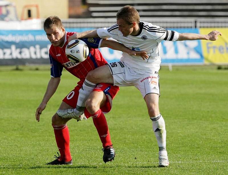 Hradečtí fotbalisté v utkání 25. kola první ligy porazili potápějící se Brno 1:0