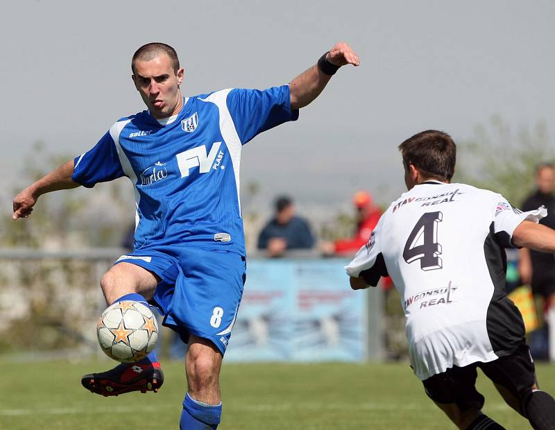 Fotbal, divize C: Hradec B - Dvůr Králové (26.04.2009)