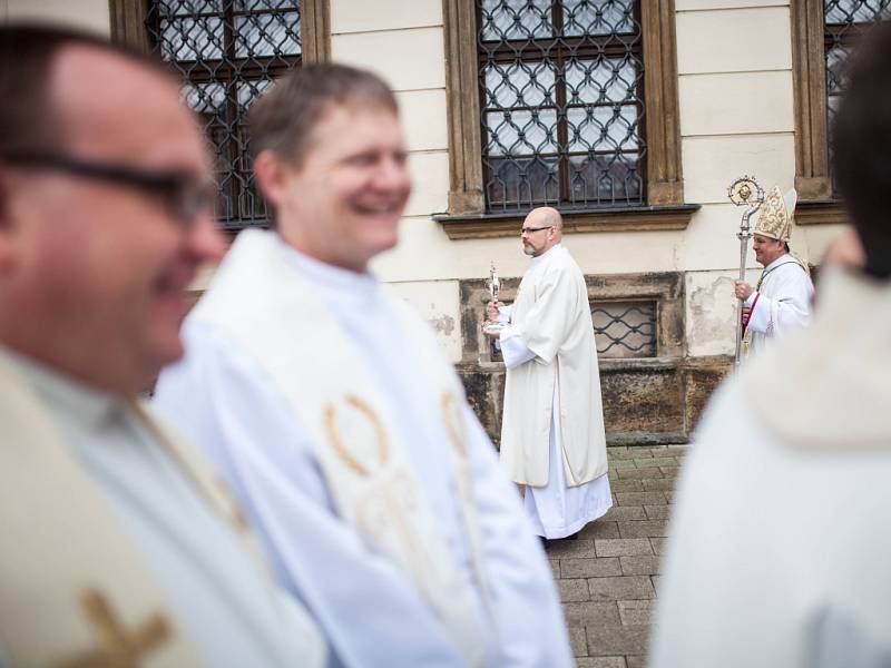 Mše v královéhradecké katedrále sv. Ducha, v místě uložení relikvie s ostatky papeže Jana Pavla II.