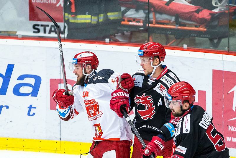 Úvodní utkání čtvrtfinále play off hokejového poháru Generali Česká Cup: Mountfield Hradec Králové - HC Oceláři Třinec