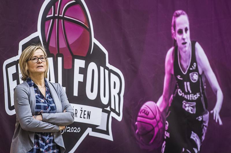 Stříbro hradeckých basketbalistek. Lvice prvenství neobhájily.