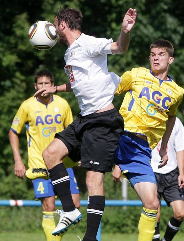 Fotbal, přípravný duel v Chlumci: Hradec vs. Teplice (25.06.2011)