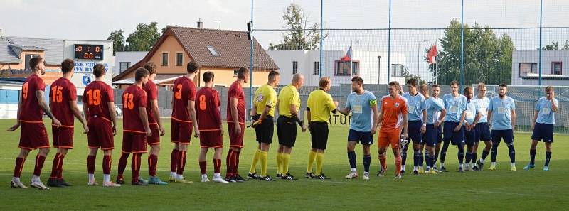 Nedělní derby divize C Nový Bydžov (v modrém) vs. Náchod 2:1