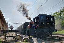 Do železničního muzea Výtopna v Jaroměři se lidé mohli v pátek a o víkendu svézt historickým parním vlakem. Jednou ze zastávek byly i Smiřice.
