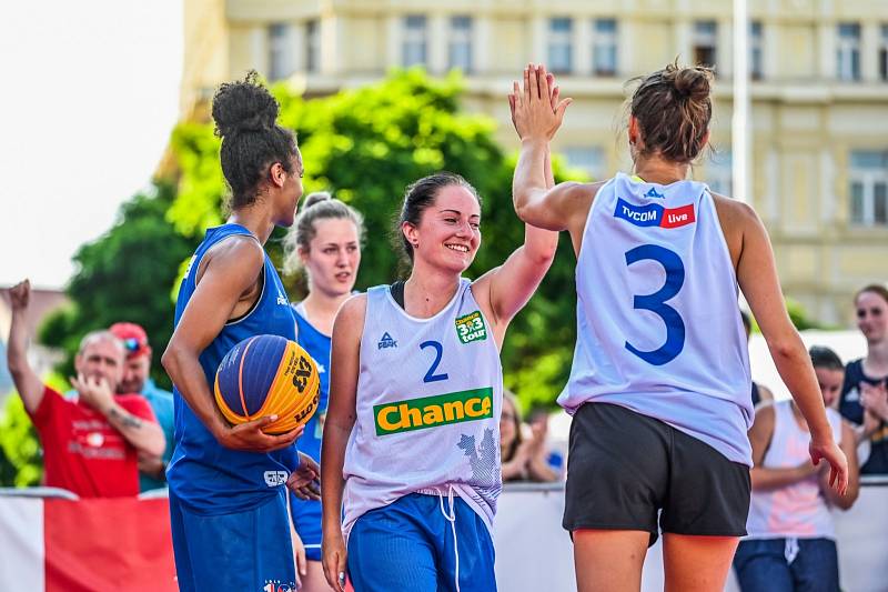 Basket bavil v Hradci Králové na náměstí.