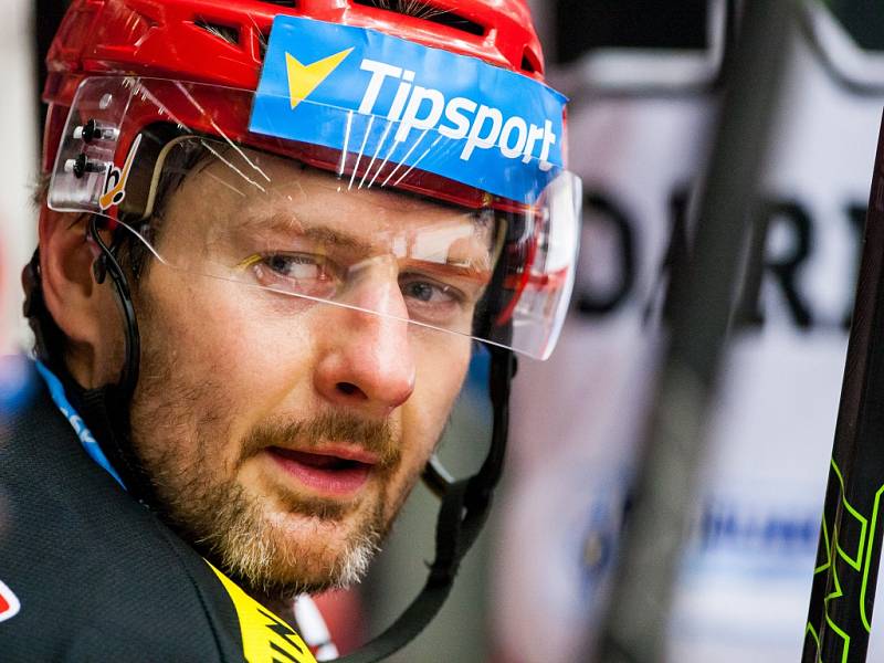 Hokejová extraliga: Mountfield HK - HC Oceláři Třinec.