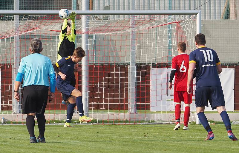 OKRESNÍ PŘEBOR Nechanice (v modrém) – Dohalice 3:1.