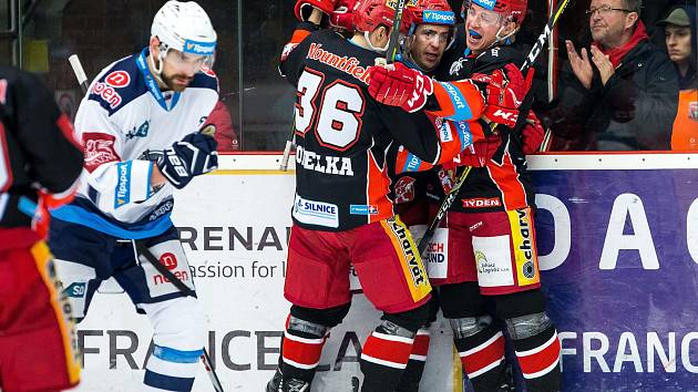 Hokejová extraliga: Mountfield HK - Piráti Chomutov.