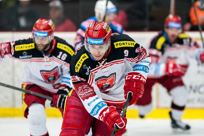 Hokejová extraliga: Mountfield HK - Piráti Chomutov.