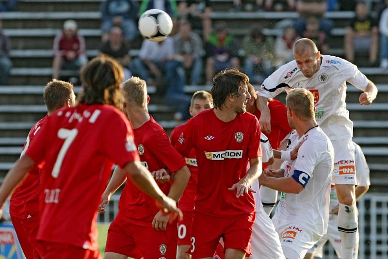 Fotbalová I. Gambrinus liga: FC Hradec Králové - FC Zbrojovka Brno.