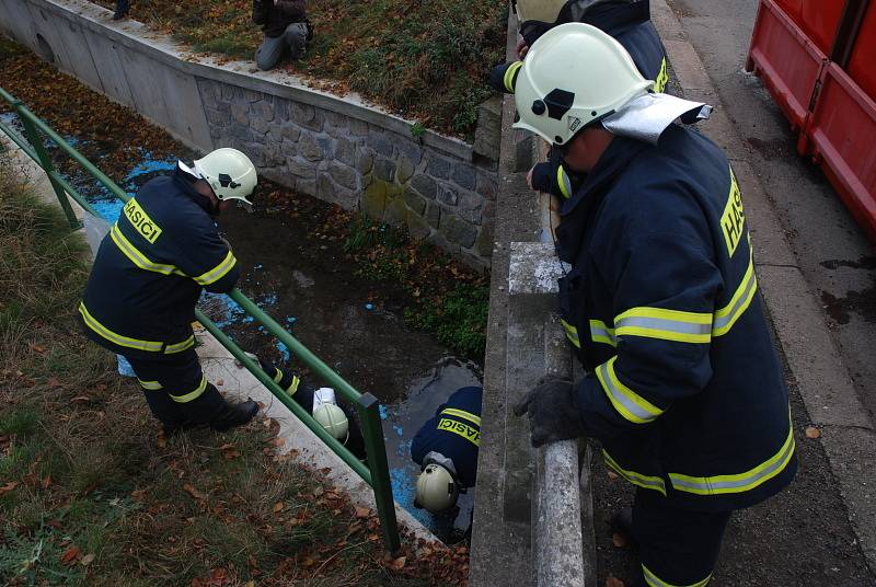 Nehoda kamionu v obci Neděliště