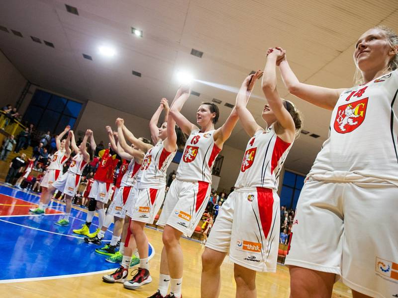 Ženská basketbalová liga - semifinále play off: Sokol Hradec Králové - Basketball Nymburk.