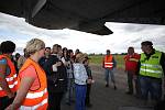 Akce Open Skies for Handicapped na královéhradeckém letišti.