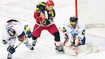 Tipsport extraliga ledního hokeje: Mountfield HK - Bílí Tygři Liberec.