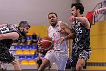 Kooperativa NBL: Olomoucko (v bílém) - Hradec Králové 96:70