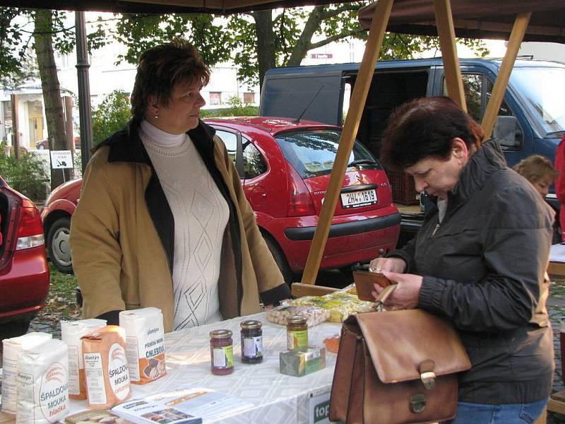 První farmářské trhy v Hradci Králové (sobota 2. října 2010).