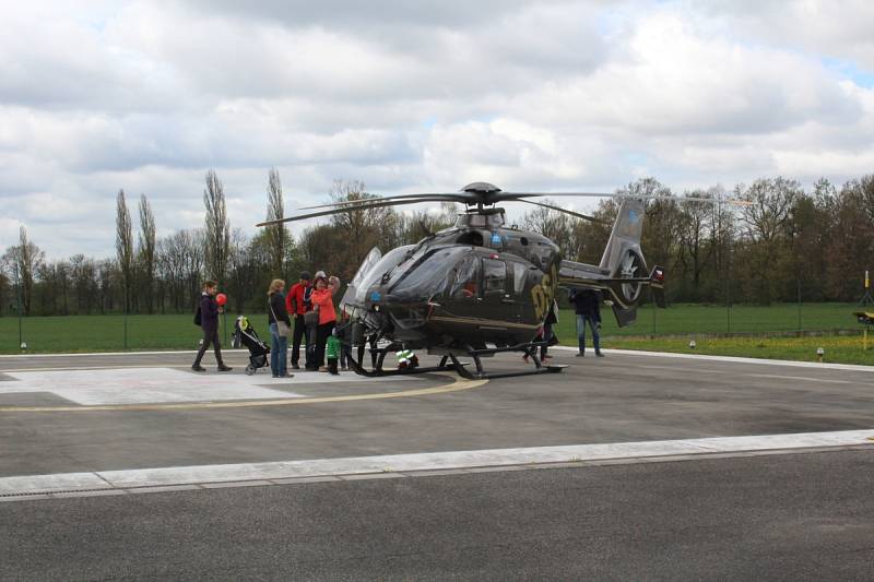 Den otevřených dveří na heliportu Letecké záchranné služby