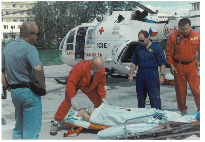 Letecká záchranka zachraňuje lidské životy v Hradci Králové už 34 let.