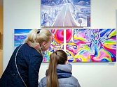 Obrazy ukrajinských umělců míří do hradeckého KC Aldis.
