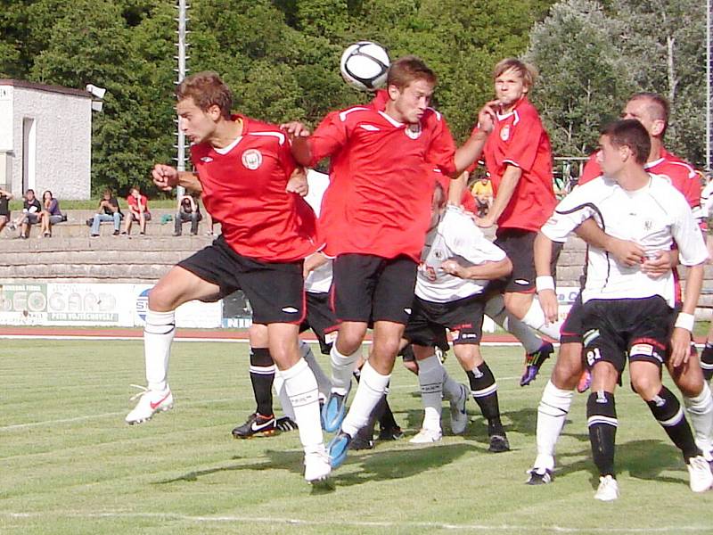 Fotbalová příprava: MFK Chrudim - FC Hradec Králové.