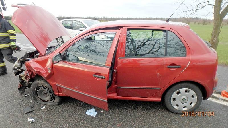 Dopravní nehoda dvou osobních automobilů u Smiřic.