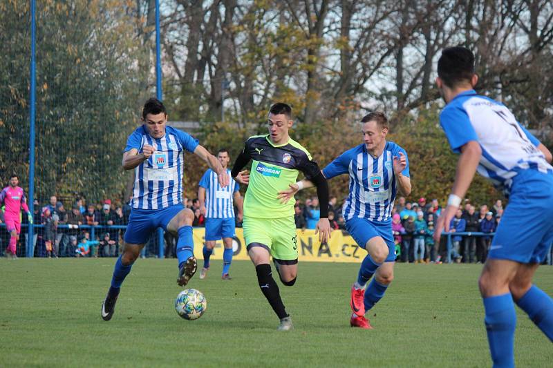 Osmifinále fotbalového MOL Cupu: FK Chlumec nad Cidlinou - FC Viktoria Plzeň.