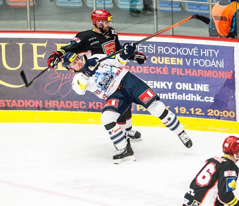 Hokejová extraliga: Mountfield HK - Bílí Tygři Liberec.