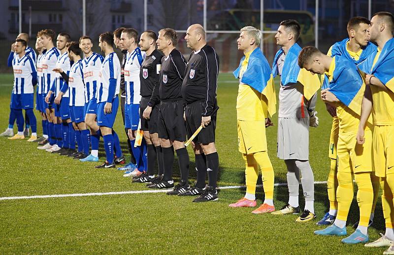 FC Polissja Žitomir (ve žlutém) versus FK Náchod 4:1 (1:0)