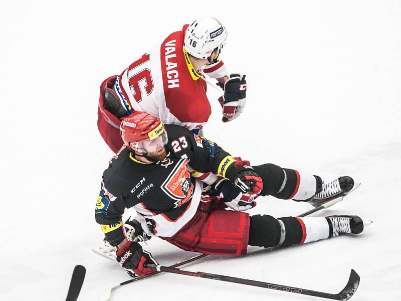 Hokejová extraliga: Mountfield HK - HC Slavia Praha.