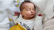 ANNA MRÁZKOVÁ se narodila 26. června v 1.40 hodin. Velkou radost udělala sbvým rodičům Karolíně Štěpánové a Janu Mrázkovi z Domašína. Tatínek byl u porodu výborný.
