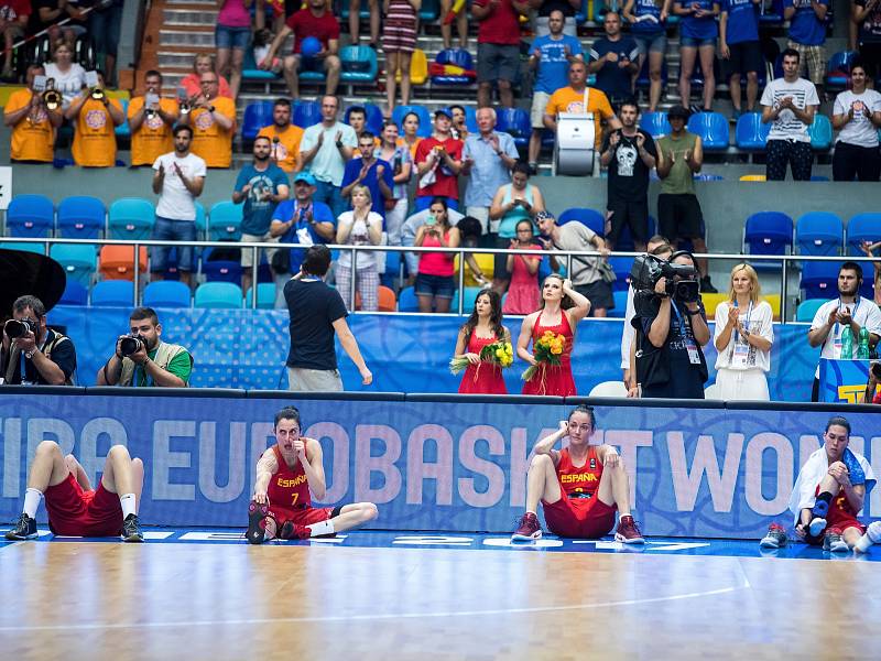 Mistrovství Evropy basketbalistek v Hradci Králové: České republika - Španělsko.