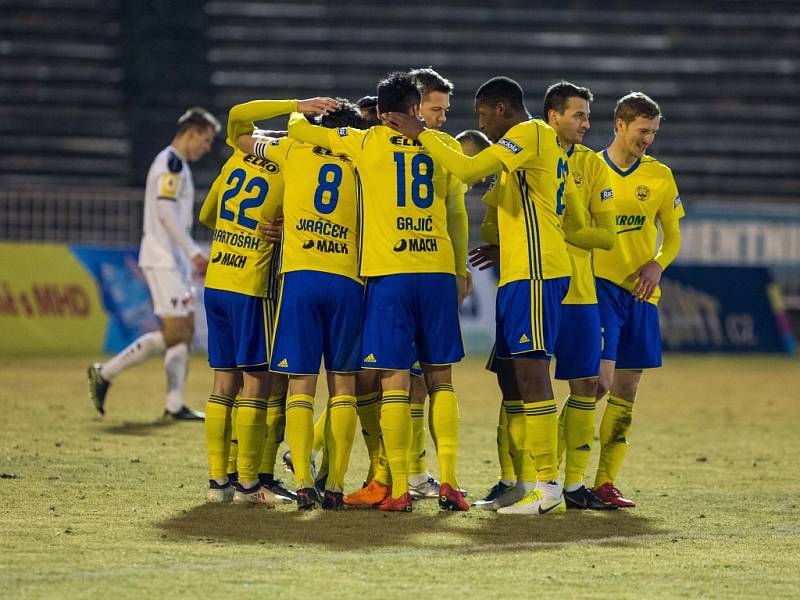 Čtvrtfinále fotbalového MOL Cupu: FC Hradec Králové - FC Fastav Zlín.