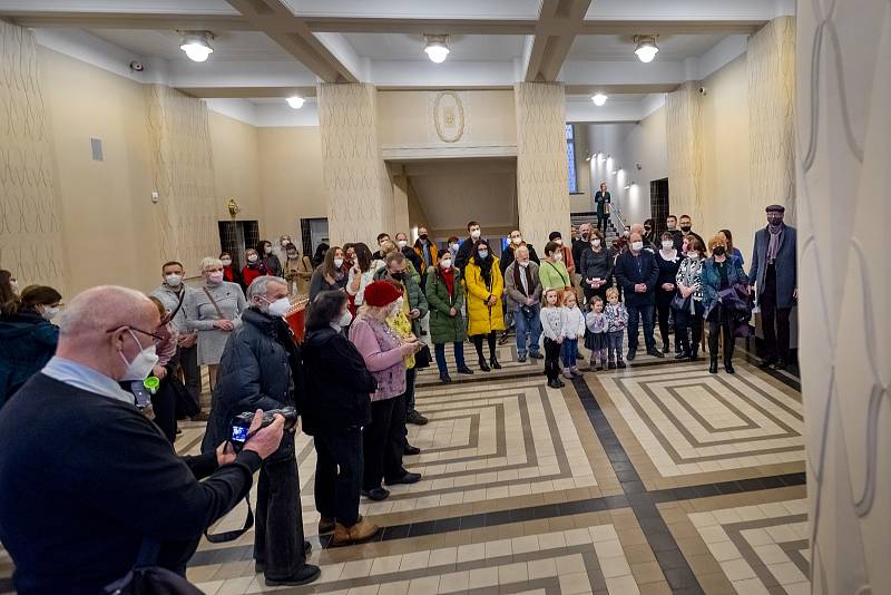 „Plechová abstrakce“ hradeckého fotografa a výtvarníka Martina Veselého.