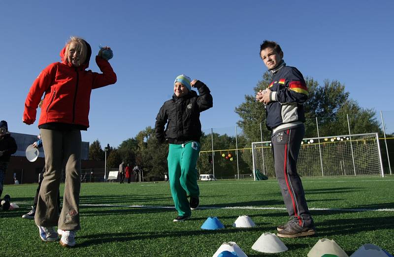 Otevření nového sportovního hřiště u základní školy Milady Horákové v Hradci Králové.