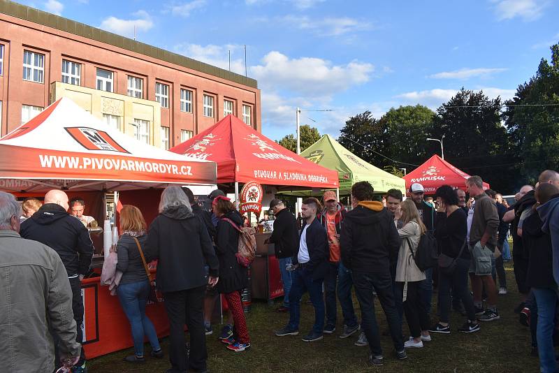 Oblíbený festival minipivovarů v samém centru Hradce Králové přilákal stovky lidí.