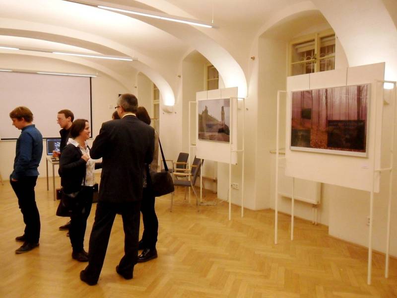 Zahájení multimediální výstavy v královéhradecké galerii Na Hradě.