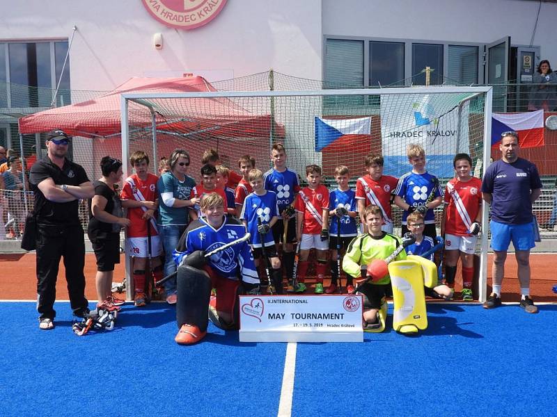 Mezinárodní májový turnaj v pozemním hokeji mládeže v Hradci Králové.
