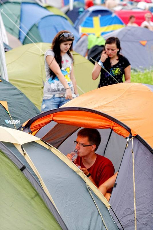 Z festivalu Rock for People na královéhradeckém letišti.