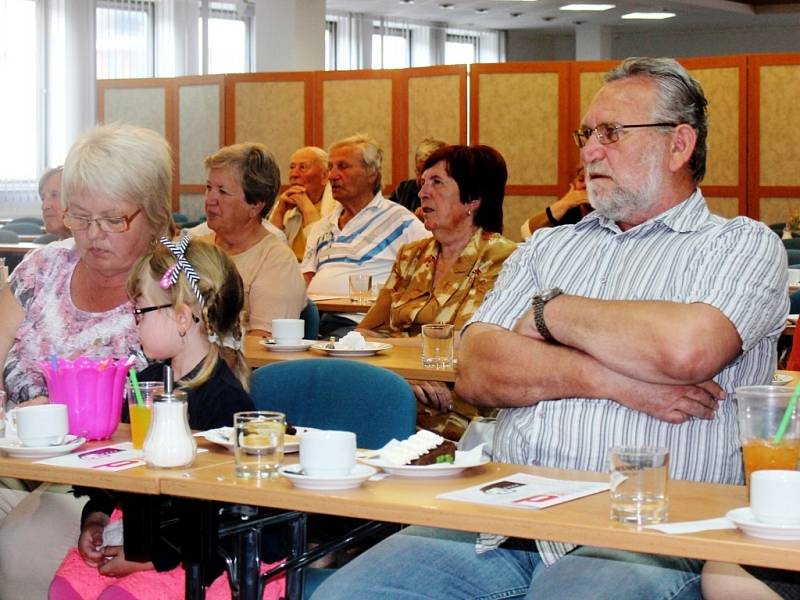 Senioři v akci: Společně proti šmejdům - seminář v královéhradeckém hotelu Černigov.