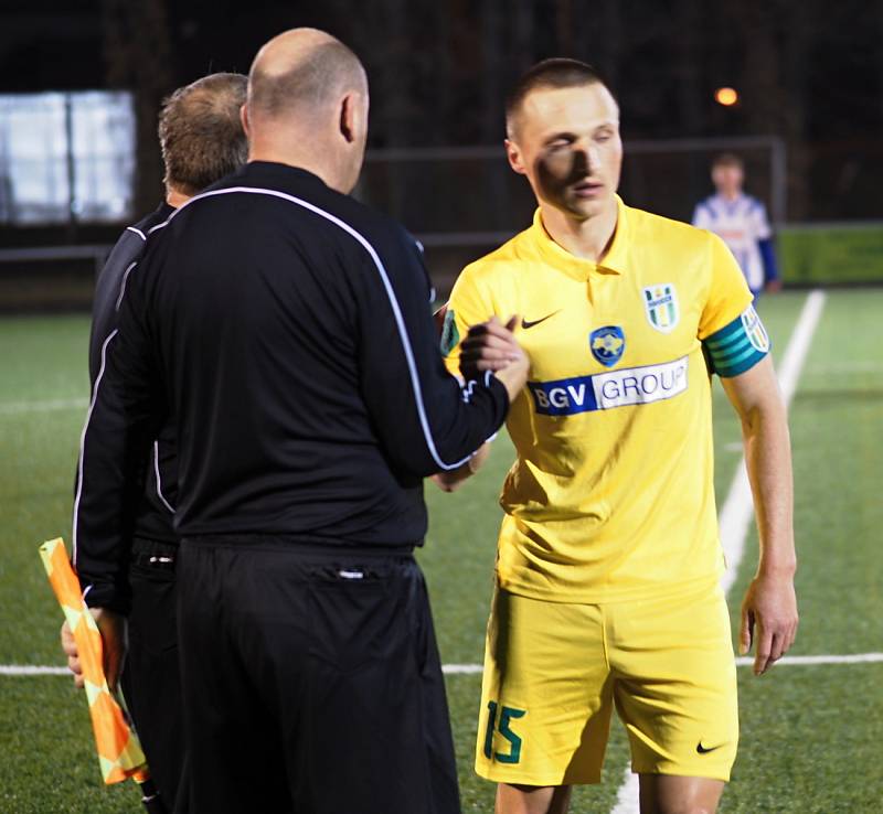 FC Polissja Žitomir (ve žlutém) versus FK Náchod 4:1 (1:0)