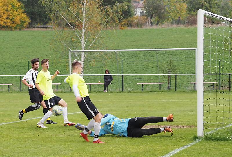 Okresní přebor: Vysoká nad Labem B (v pruhovaném) - Chlumec nad Cidlinou C 1:5.