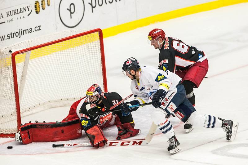 Hokejová extraliga: Mountfield HK - Bílí Tygři Liberec.